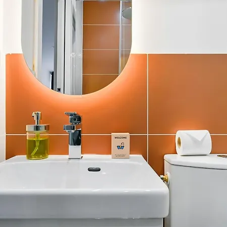 Belleville - Intimate Faubourg * Paris