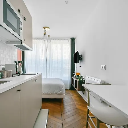 Belleville - Intimate Faubourg *