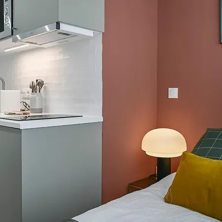 Belleville - Intimate Faubourg Apartment