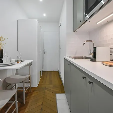 Belleville - Intimate Faubourg Apartment Paris