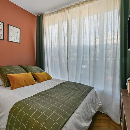 Belleville - Intimate Faubourg *