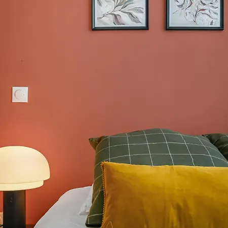 Belleville - Intimate Faubourg Apartment